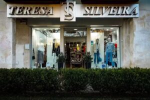 ANA SOUSA &ndash; Linda-a-Velha, Palmo & Meio