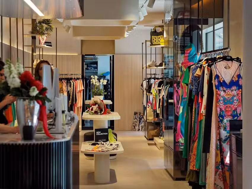 Boutique Black & White