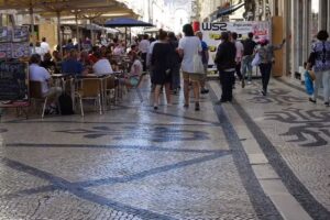 Boutique Love &ndash; Trig&eacute;meos &ndash; Sociedade De Confec&ccedil;&otilde;es, Lda.