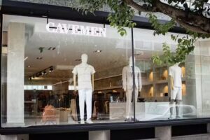 Cavemen &ndash; Porto