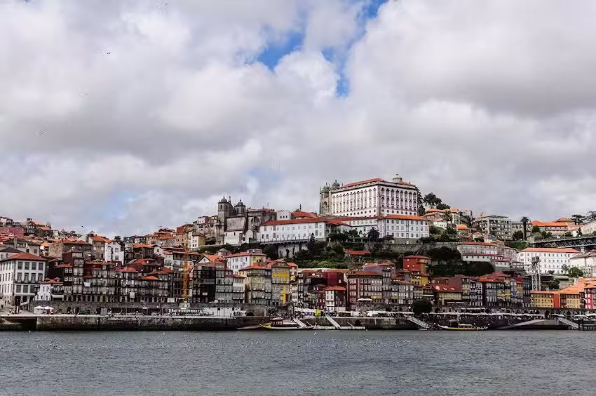 Douro Sport-Com&eacute;rcio De Artigos Para Desporto, Lda.