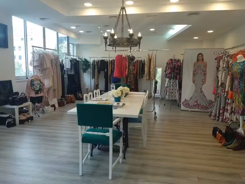 Edif&iacute;cio 2000