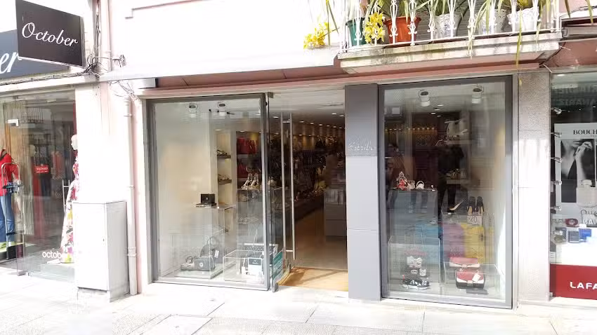 Estribo &ndash; Malas & Carteiras, Lda.