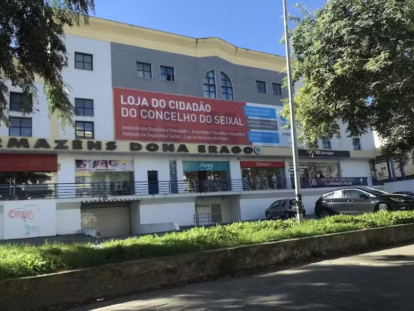 Grandes Armaz&eacute;ns Dona Erago