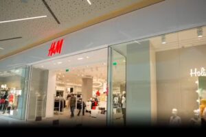 H & M