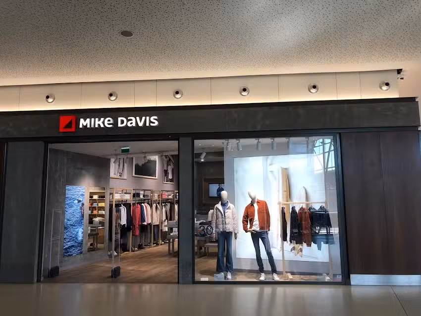 Mike Davis &ndash; C.C. Ferrara Plaza