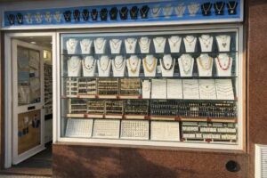 Pedras Naturais do Mundo, Loja de Bijuteria, Acessórios e Perfumes