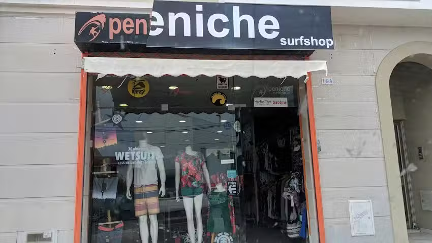 Peniche Surf Shop &ndash; In&ecirc;s Pires Caiado