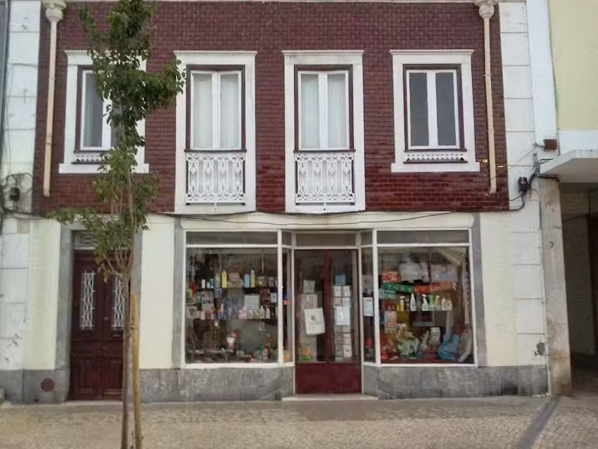 Perfumaria/Drogaria Howell Guedes