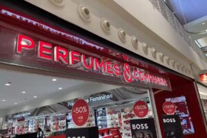 Perfumes & Companhia – Estação Viana Shopping