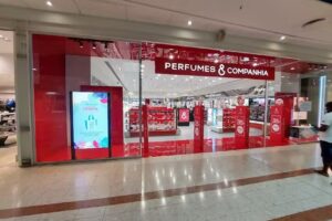 Perfumes & Companhia &ndash; Strada Shopping & Fashion Outlet