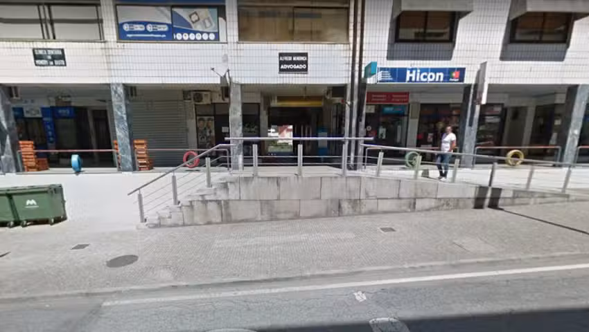 Pety Chiky &ndash; Artesanato . Fica nas traseiras da Galeria comercial da foto.