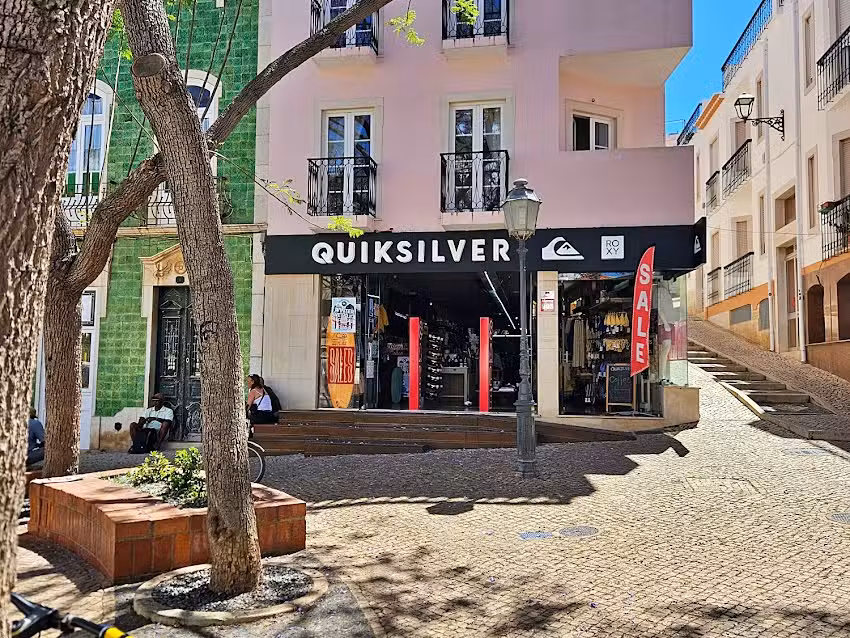 QUIKSILVER ROXY LAGOS SHOP & CAF&Eacute;
