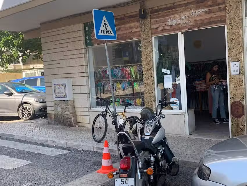 Rola na Areia Bikinis