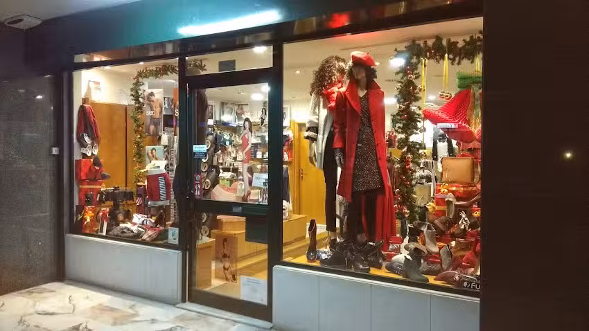 Tramoia-sociedade De Pronto-a-vestir Lda