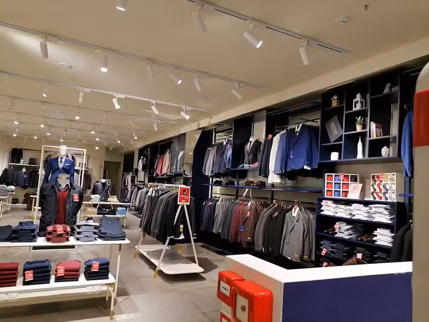 UNDER BLUE &ndash; Arr&aacute;bida Shopping